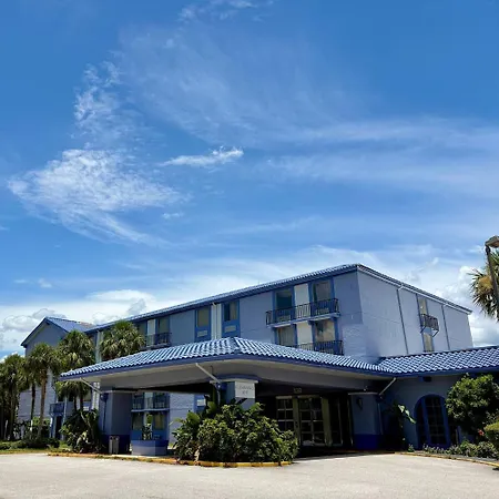 Monumental Movieland Hotel